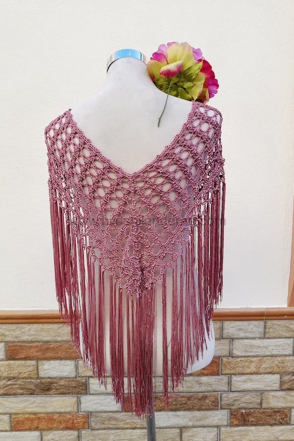 Mantoncillo de flamenca a crochet mod. Alhambra. Moda flamenca por encargo hechos a mano. Elige el color y talla que quieras.