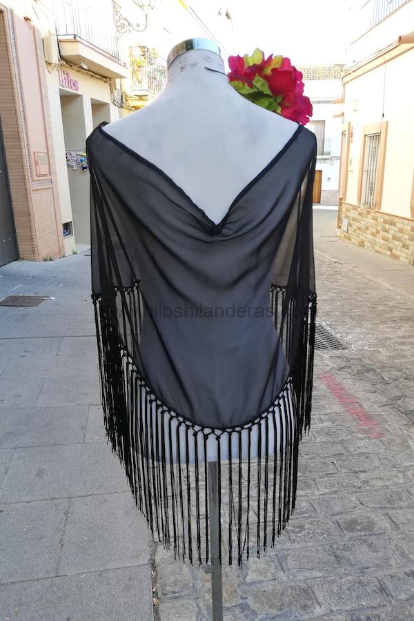 Mantoncillo de flamenca de gasa fina en color negro. Moda flamenca. Moda por encargo. Mercería online.