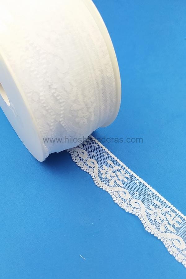 Puntilla encaje de nylon de color blanco mod. Jazmín de 3 cm de ancho. Mercería online económica. Hilos & Hilanderas