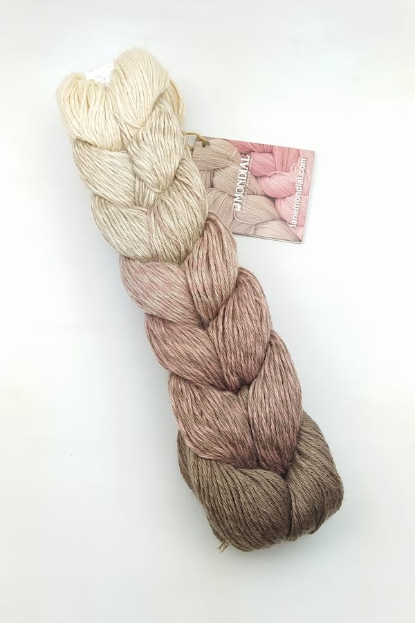 Madeja de lana 200 gr Mondial Súper Treccia con 440 metros para agujas de 4-5 mm de grosor. Chales a crochet en los colores que quieras. Moda a medida. Encargos personalizados