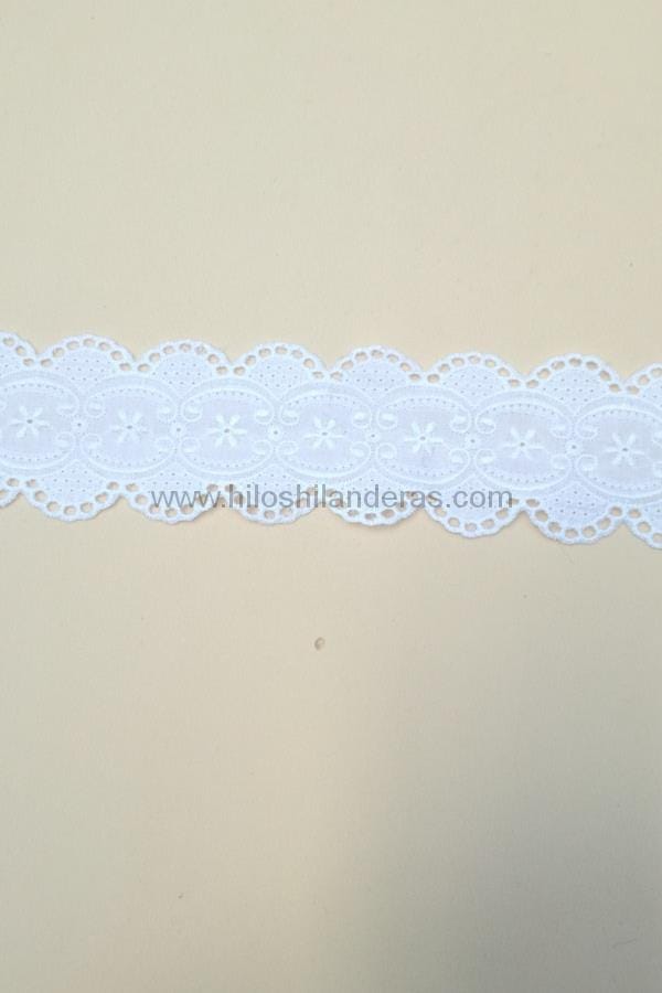 Entredós tira bordada color blanco terminada 100% algodón 53 mm. ancho mod. Ondas. Artículos para costura. Mercería online en Bormujos Sevilla