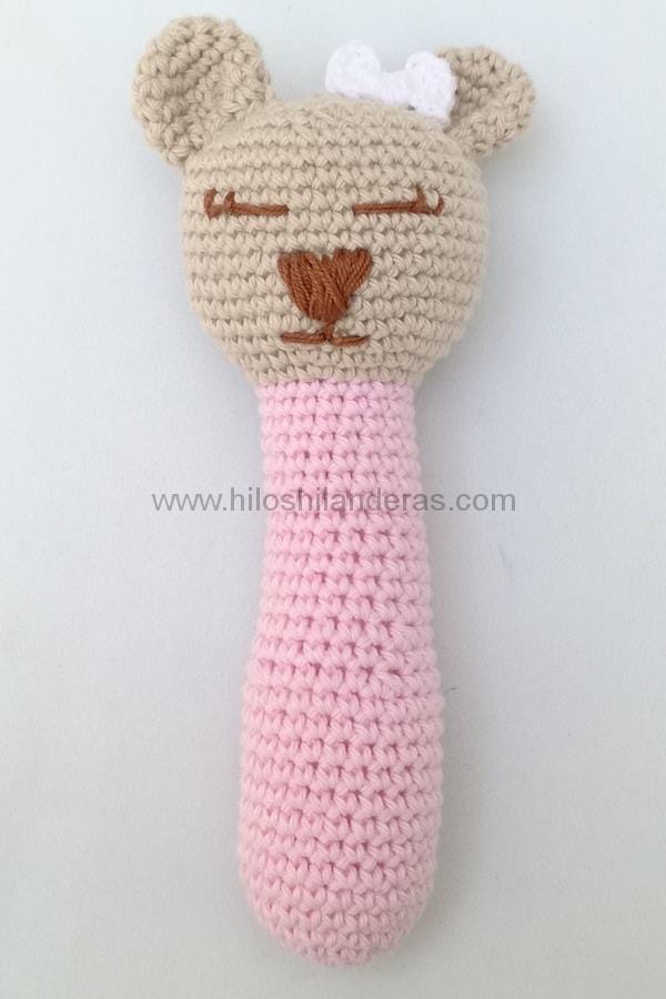 Sonajero de algodón crochet amigurumi mod. Osita. Hecho a mano. Juguete a crochet ideal para recién nacidos. Mercería online. Encargos a medida.